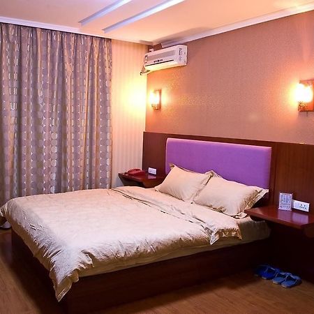 Yueliangwan Hotel Liuzhou Exterior photo