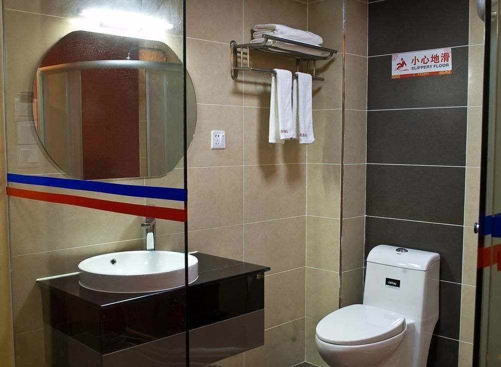 Yueliangwan Hotel Liuzhou Exterior photo
